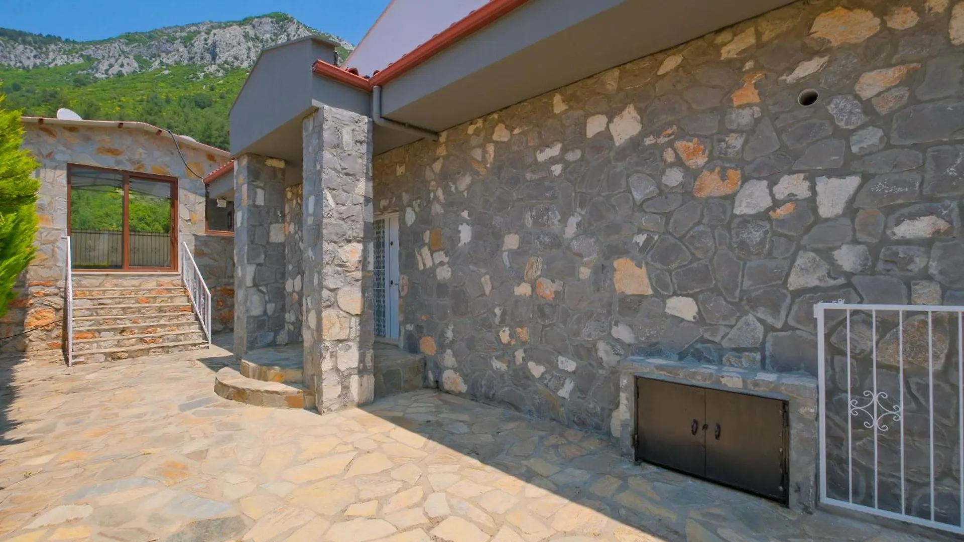 Uzumlu  Villa Albina